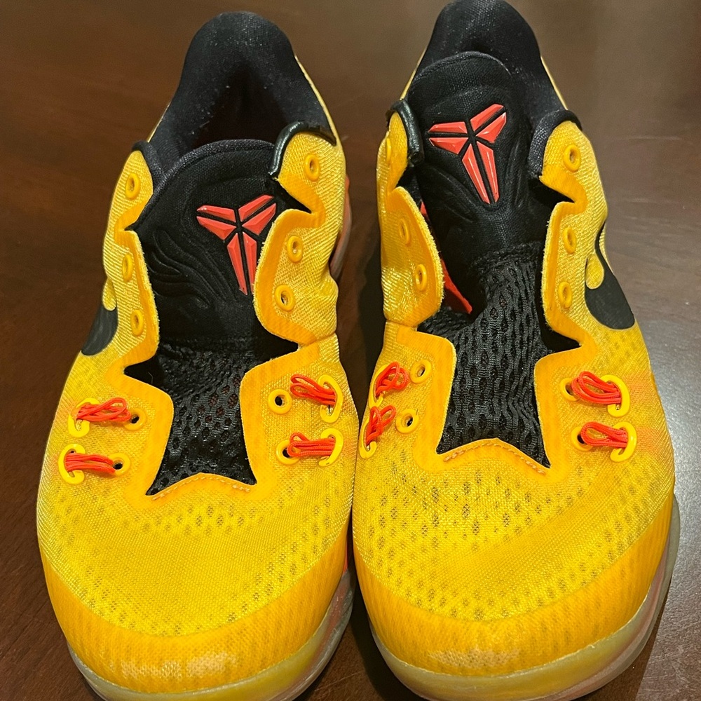 Kobe Bryant Nike Zoom Venomenon 5
